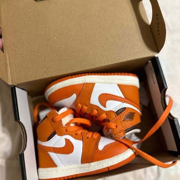 Jordans - Picture 3 of 6